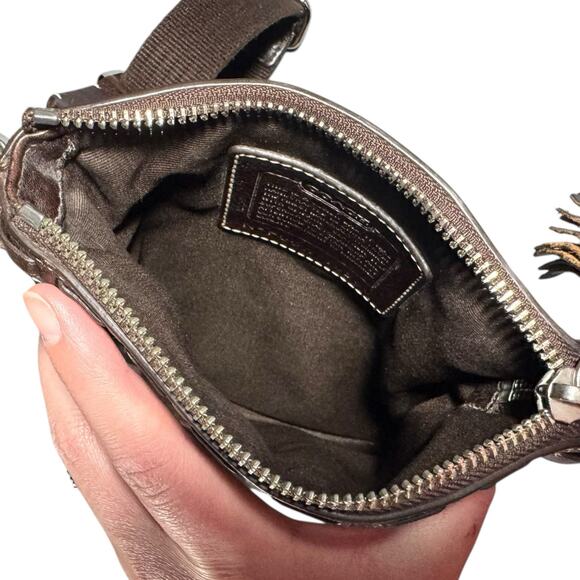 21. COACH Hampton Signature Crossbody Bag W/ hangtag - Picture 7 of 13